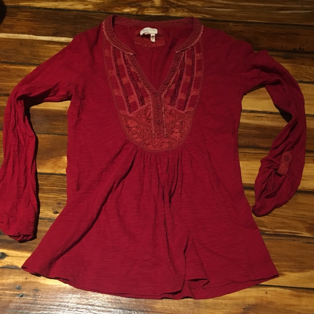 Anthro 3/4 sleeve top - chest detail